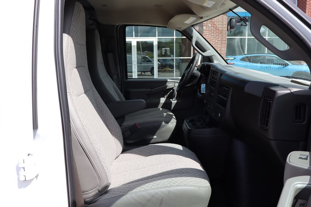 New 2025 Chevrolet Express 2500 w/ Driver Convenience Package RWD image 38