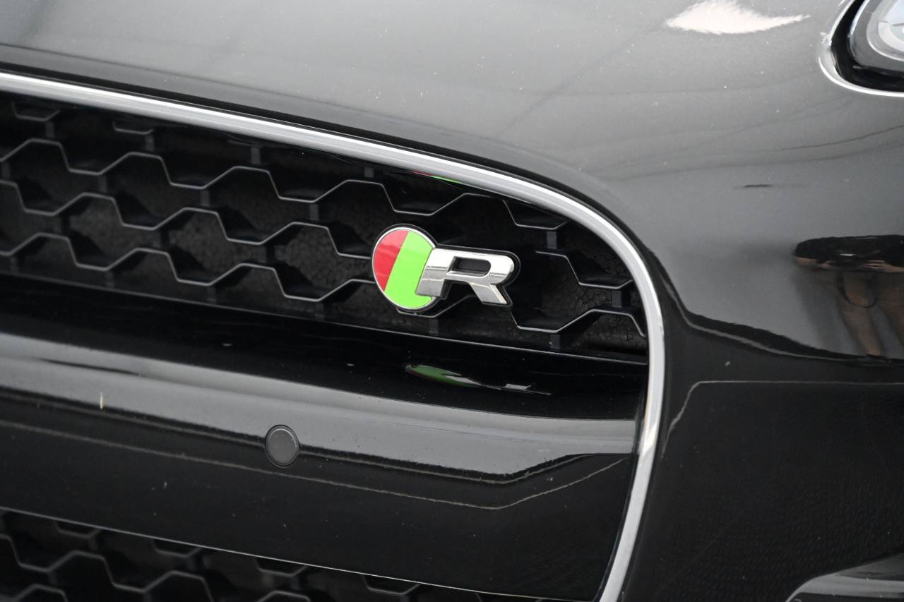 Used 2019 Jaguar F-TYPE R AWD/4WD image 10