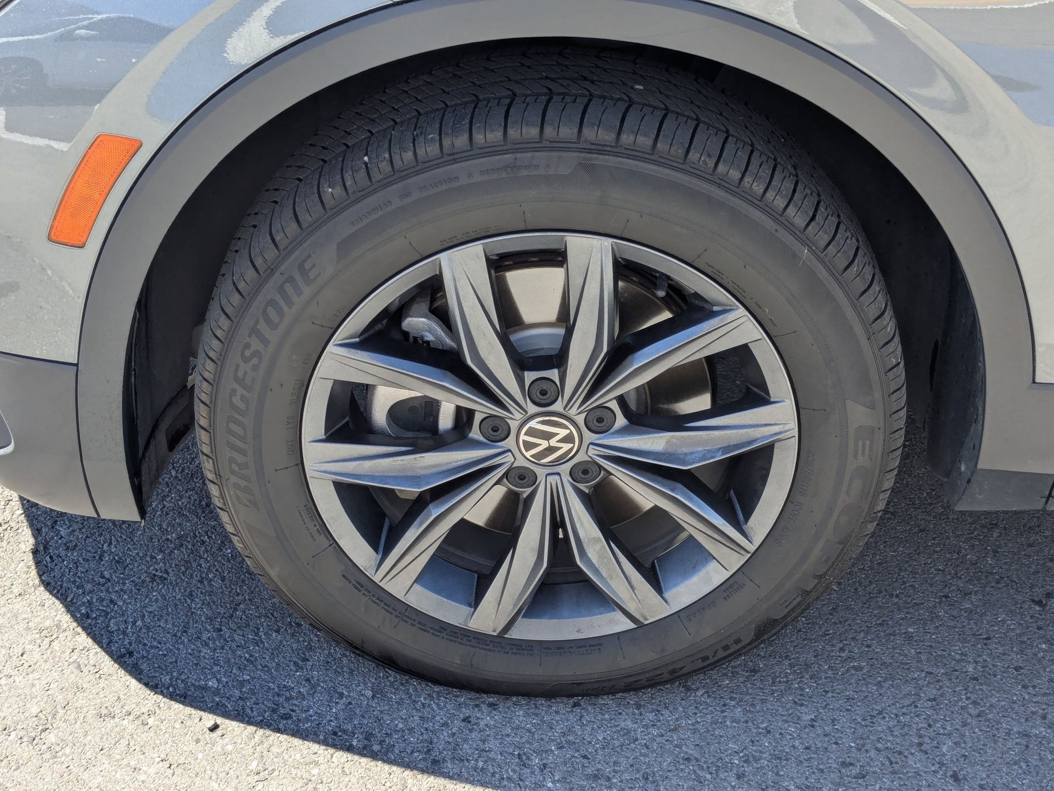 Used 2022 Volkswagen Tiguan SE AWD/4WD image 14