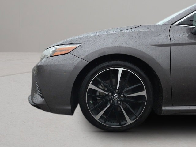 Used 2018 Toyota Camry XSE image 29