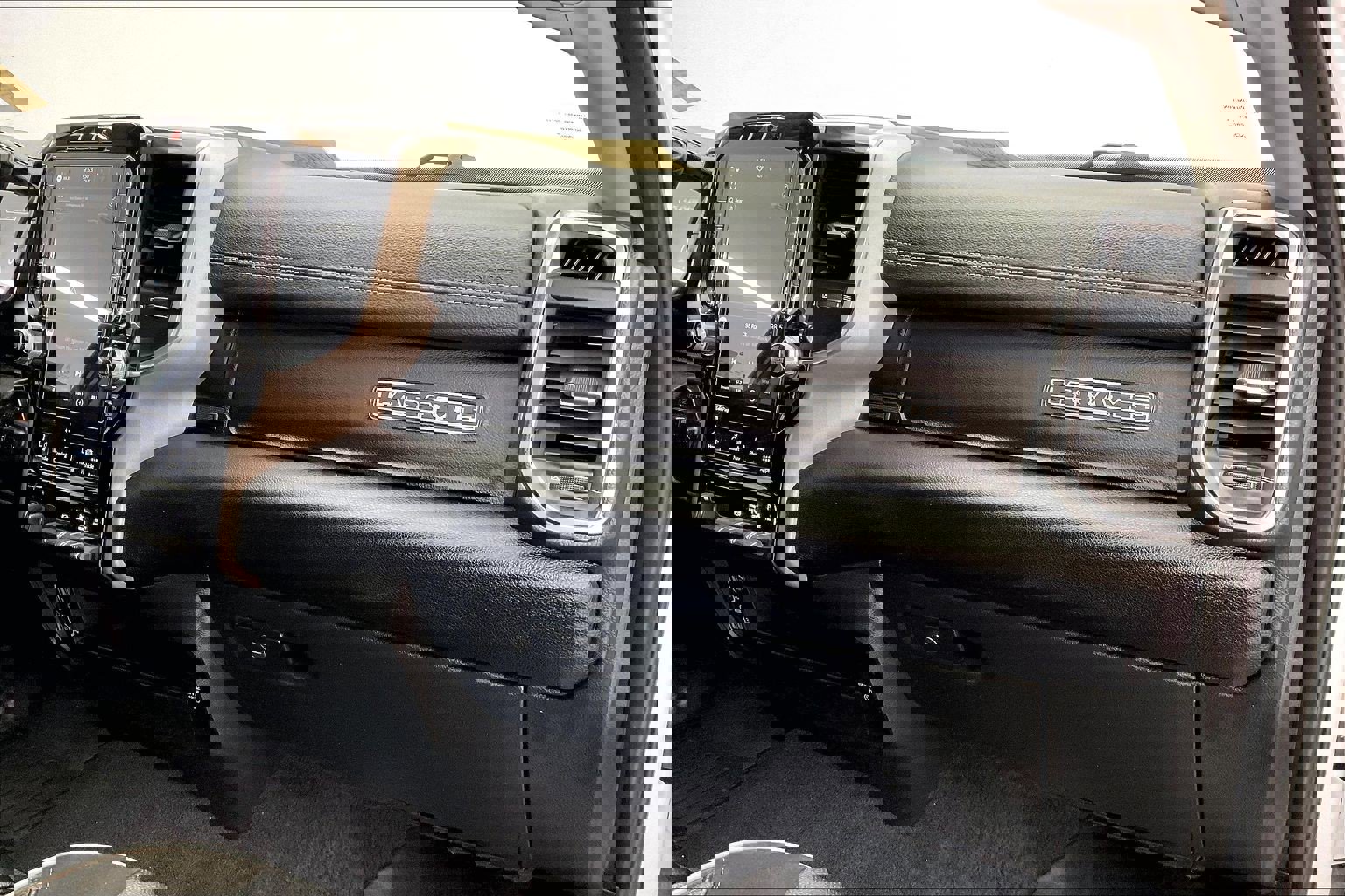 Used 2024 RAM 2500 Laramie image 15