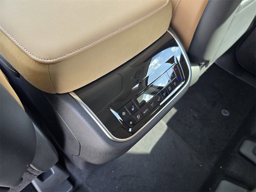 New 2026 INFINITI QX80 Luxe w/ Cargo Package image 15