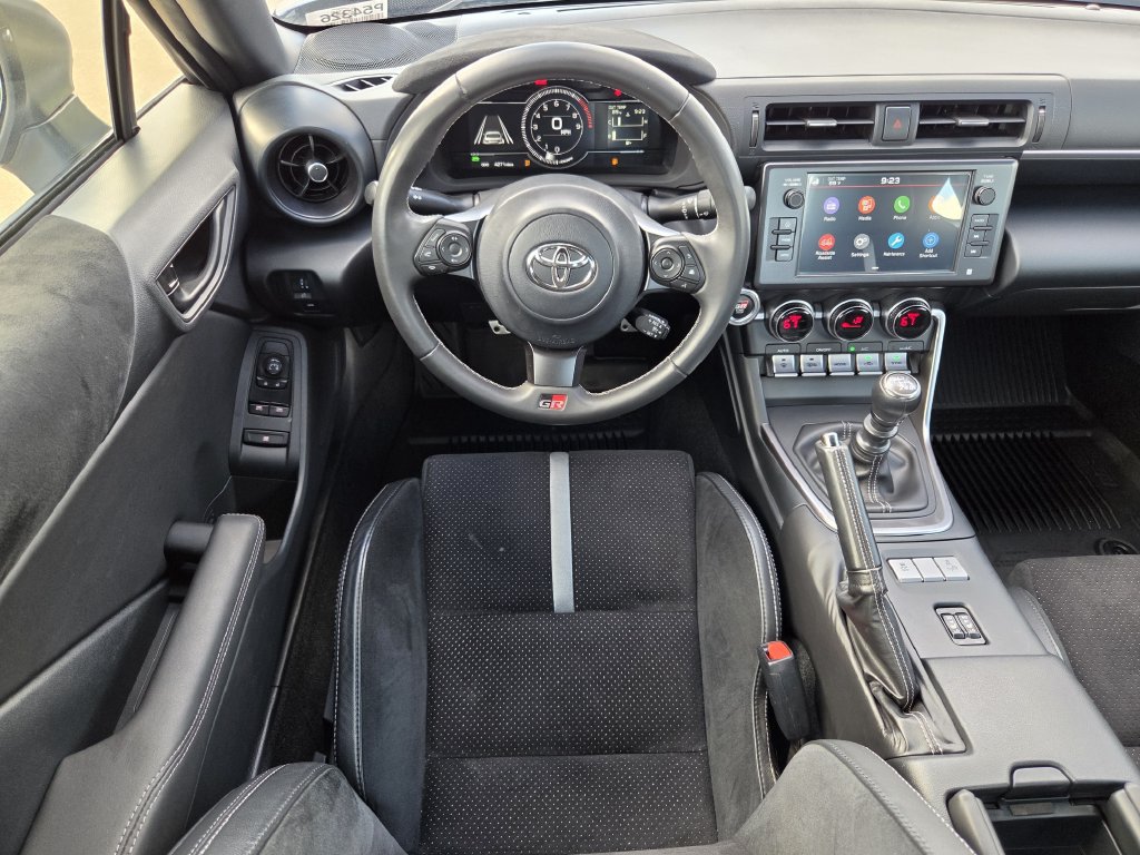 Used 2025 Toyota GR86 Premium w/ ALL Weather Mat Package (TMS) RWD image 13