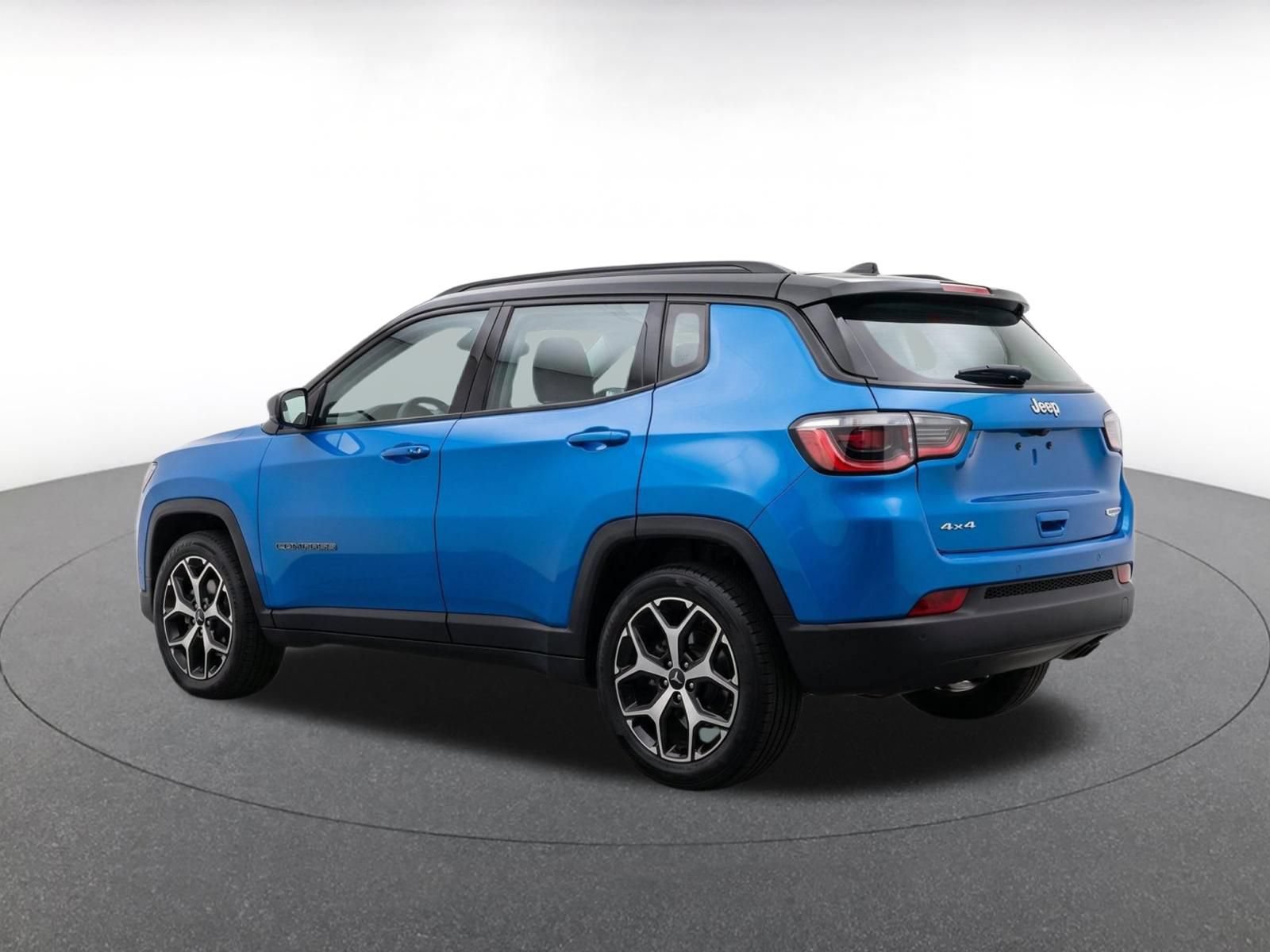 Used 2025 Jeep Compass Limited AWD/4WD image 6