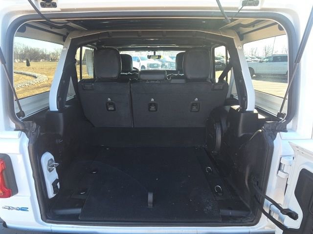 Used 2023 Jeep Wrangler Unlimited Sahara w/ Cold Weather Group image 13