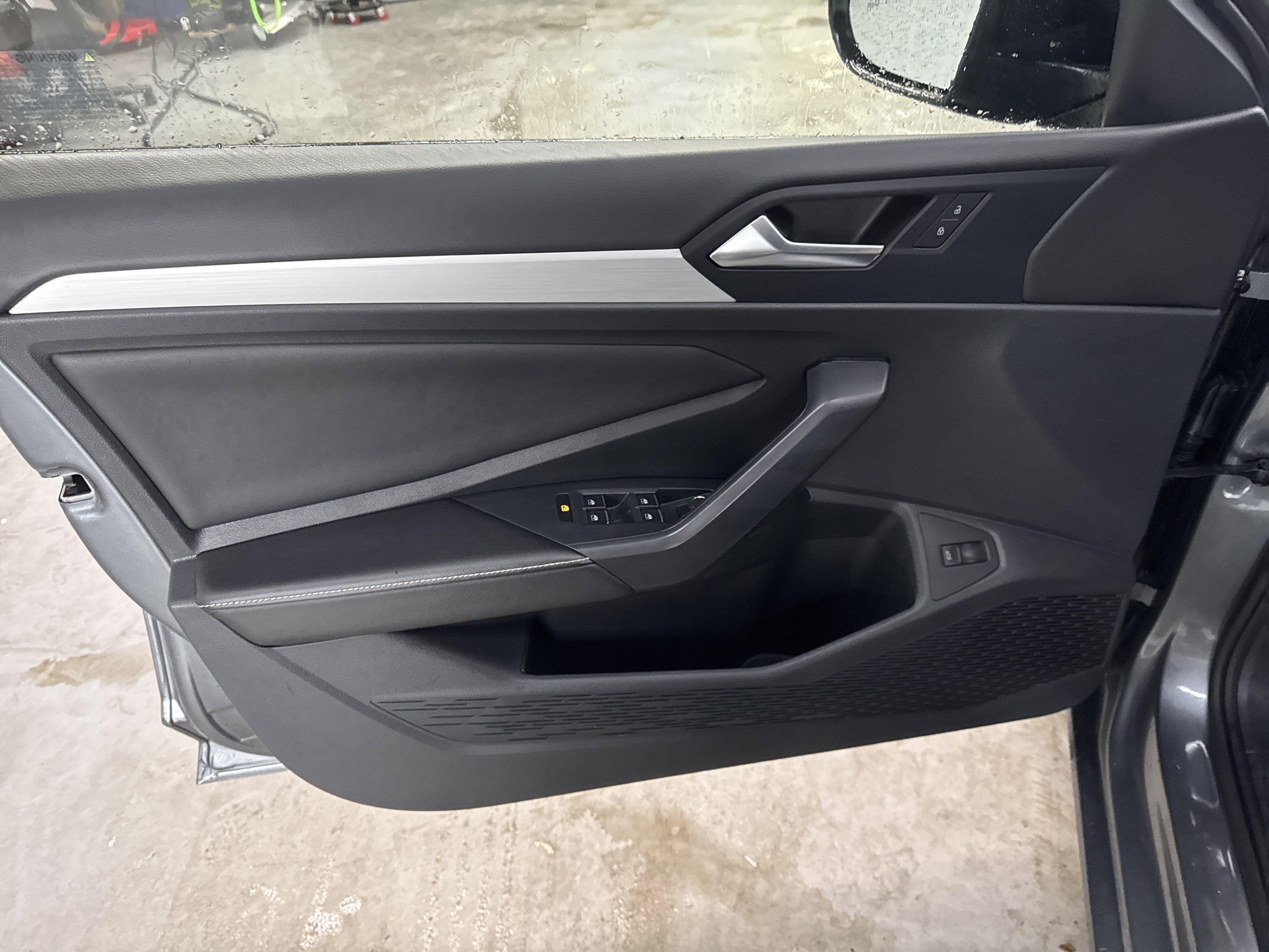 Used 2025 Volkswagen Jetta Sport image 22