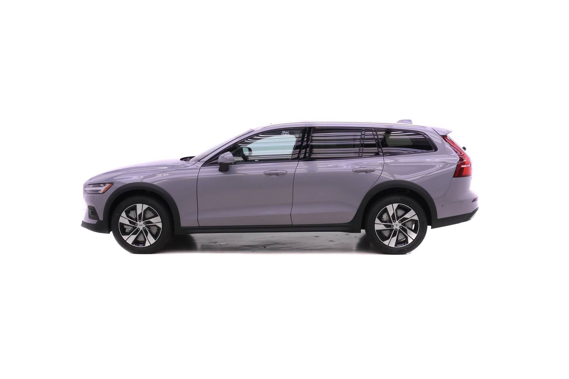 New 2026 Volvo V60 B5 Cross Country Plus w/ Climate Package AWD/4WD image 3
