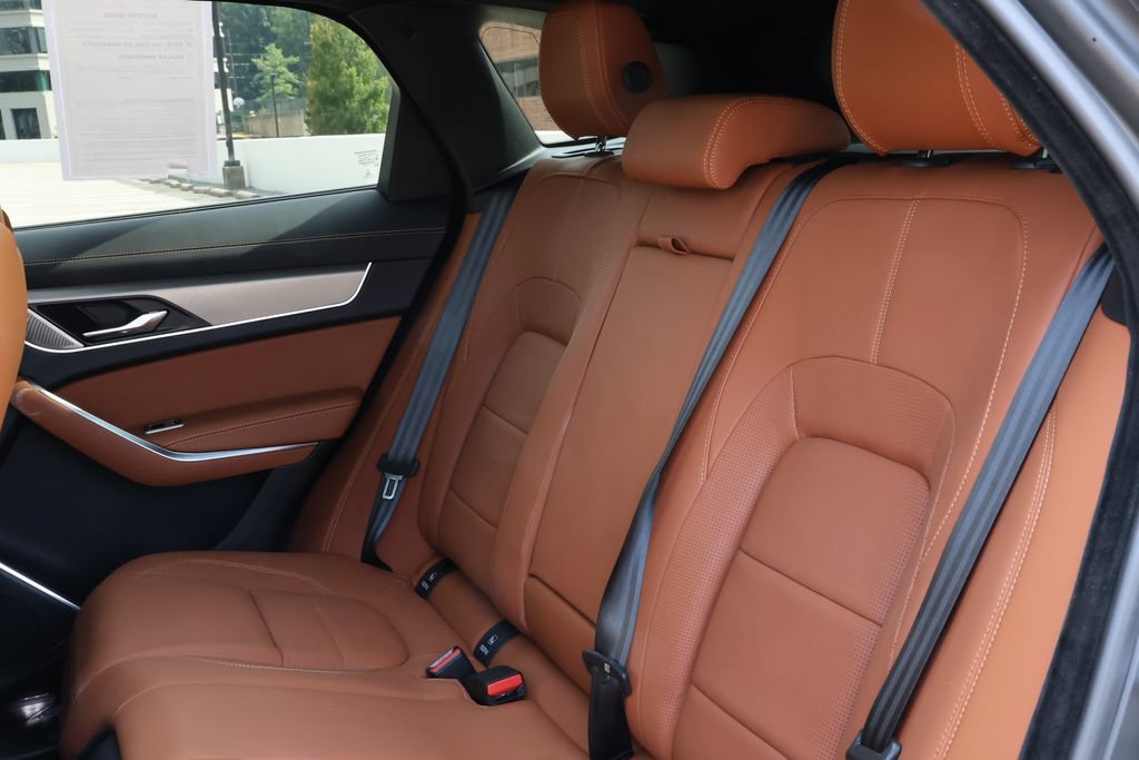 Certified 2026 Jaguar F-PACE R-Dynamic S AWD/4WD image 32