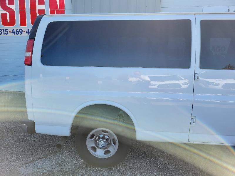 Used 2017 Chevrolet Express 3500 LT w/ LT Preferred Equipment Group RWD image 25