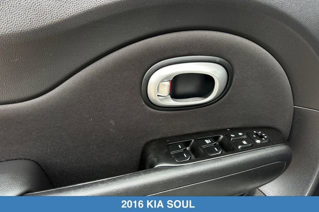 Used 2016 Kia Soul FWD image 12