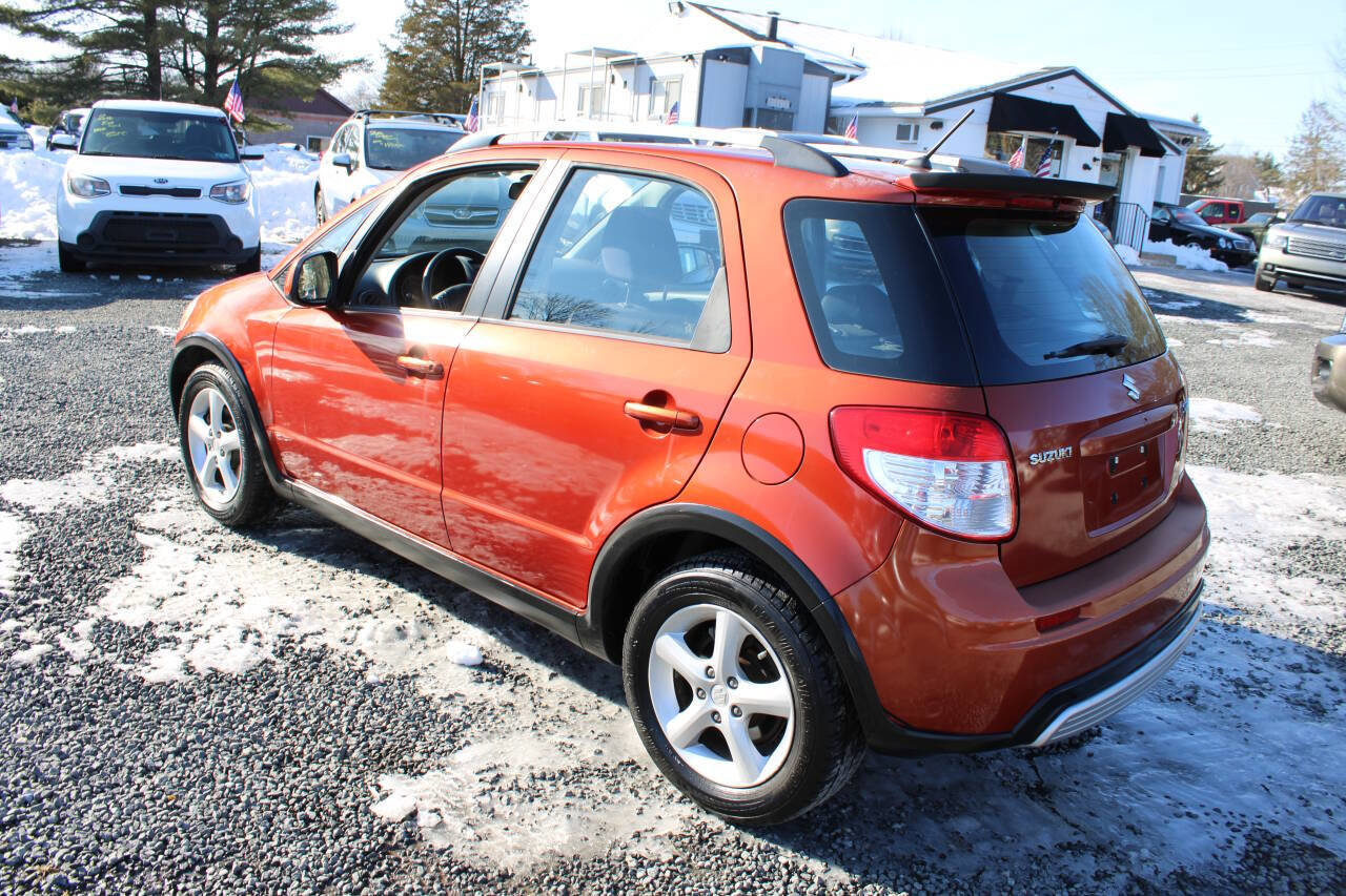 Used 2008 Suzuki SX4 AWD Hatchback w/ Touring Pkg image 9