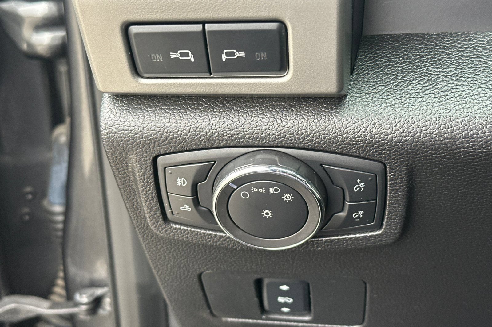 Used 2017 Ford F250 Lariat w/ Lariat Value Package AWD/4WD image 30