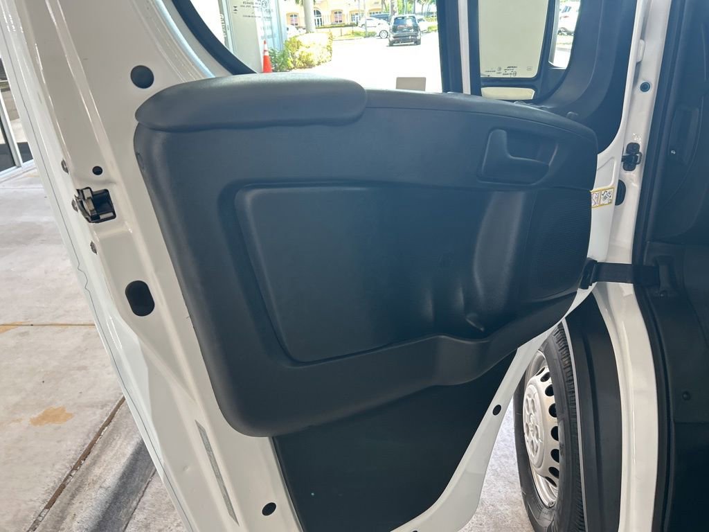 Used 2025 RAM ProMaster 2500 w/ Convenience Group FWD image 30