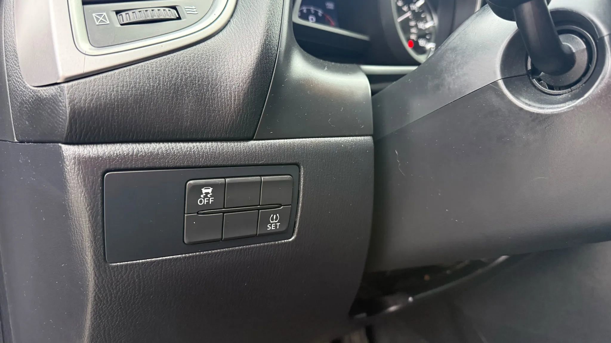 Used 2017 MAZDA MAZDA3 Touring image 19