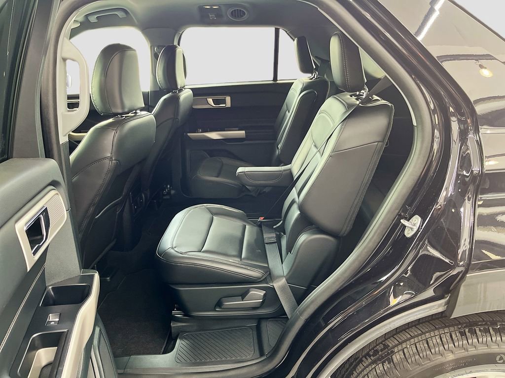 Used 2024 Ford Explorer XLT w/ Equipment Group 202A image 24