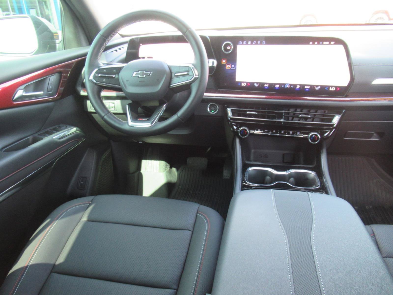 Used 2026 Chevrolet Traverse Z71 AWD/4WD image 14