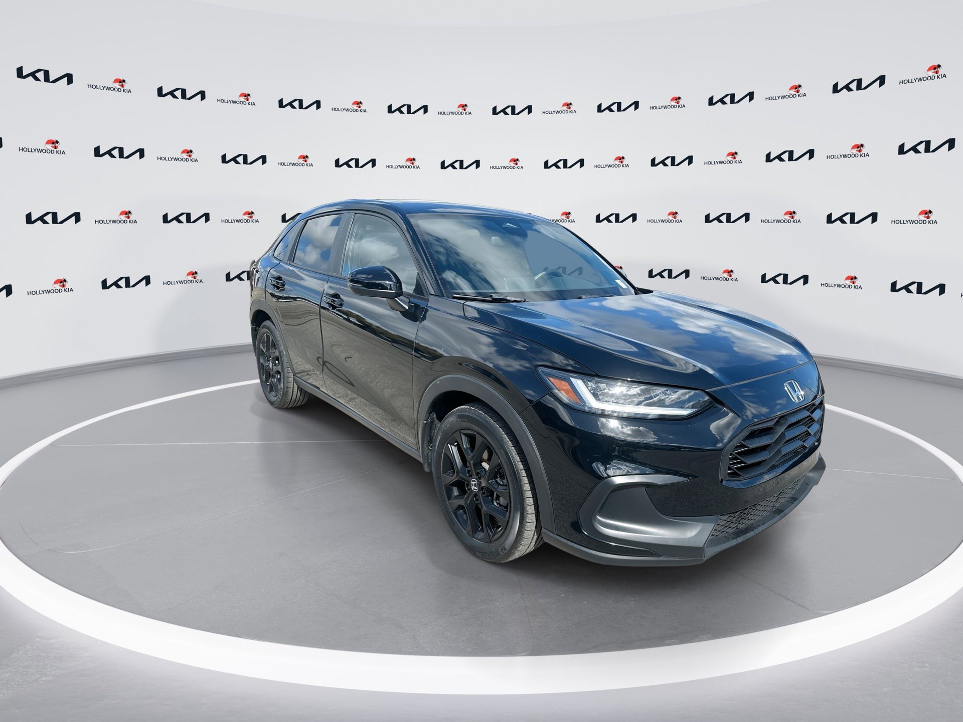 Used 2024 Honda HR-V Sport image 2