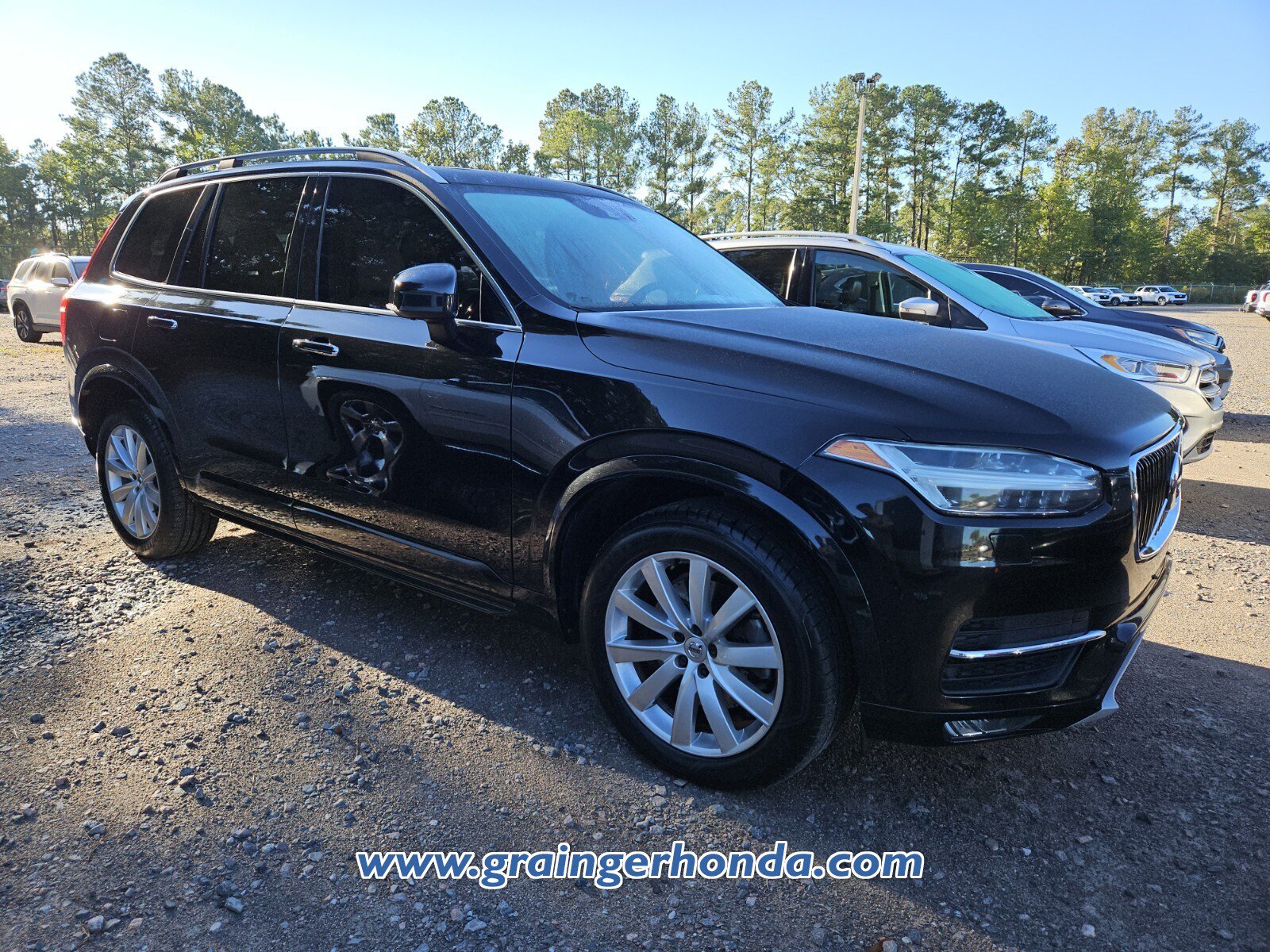 Used 2016 Volvo XC90 T6 Momentum w/ Momentum Plus Package AWD/4WD image 4