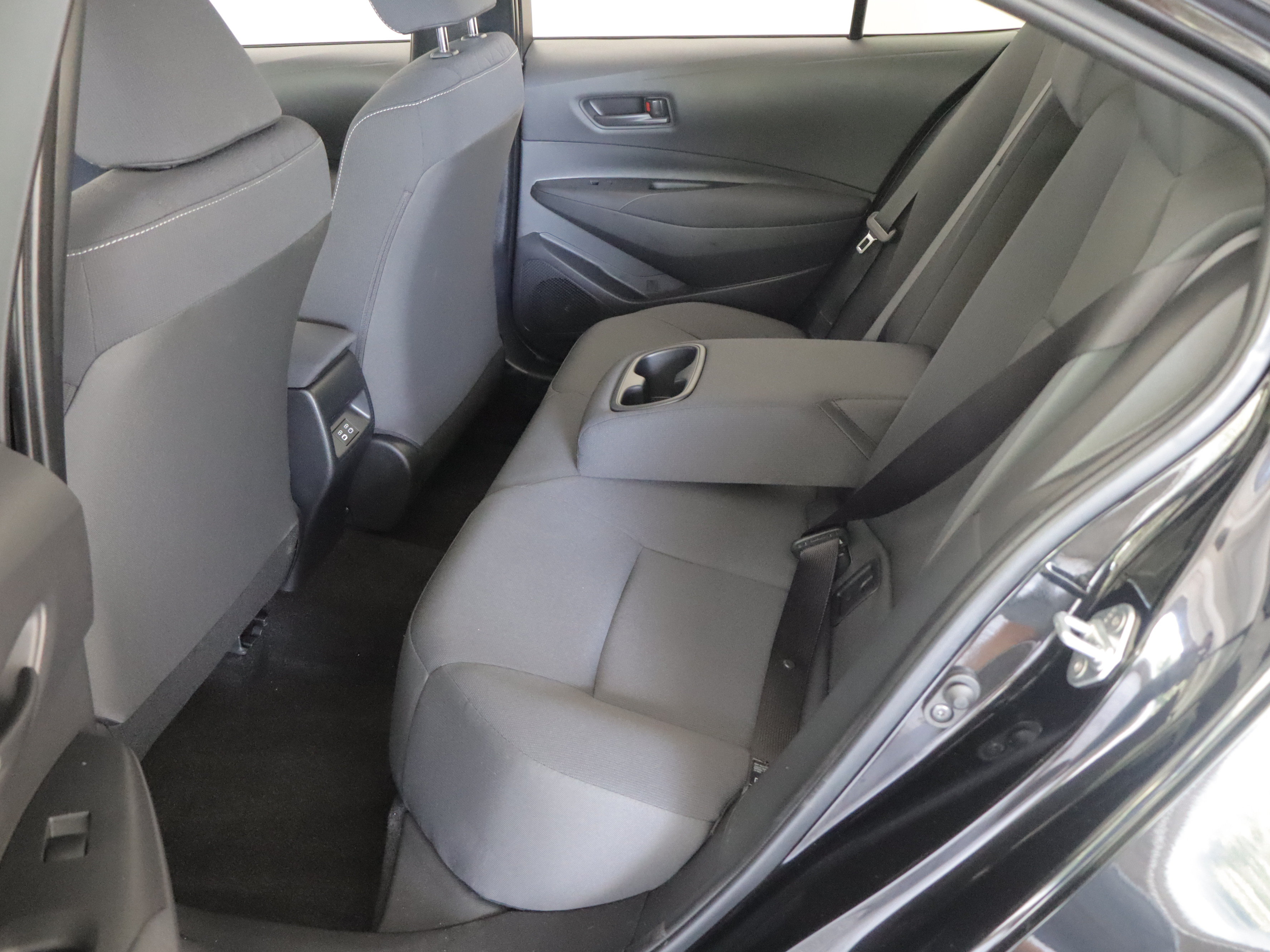 Used 2023 Toyota Corolla LE w/ Carpet Mat Package (TMS) FWD image 8