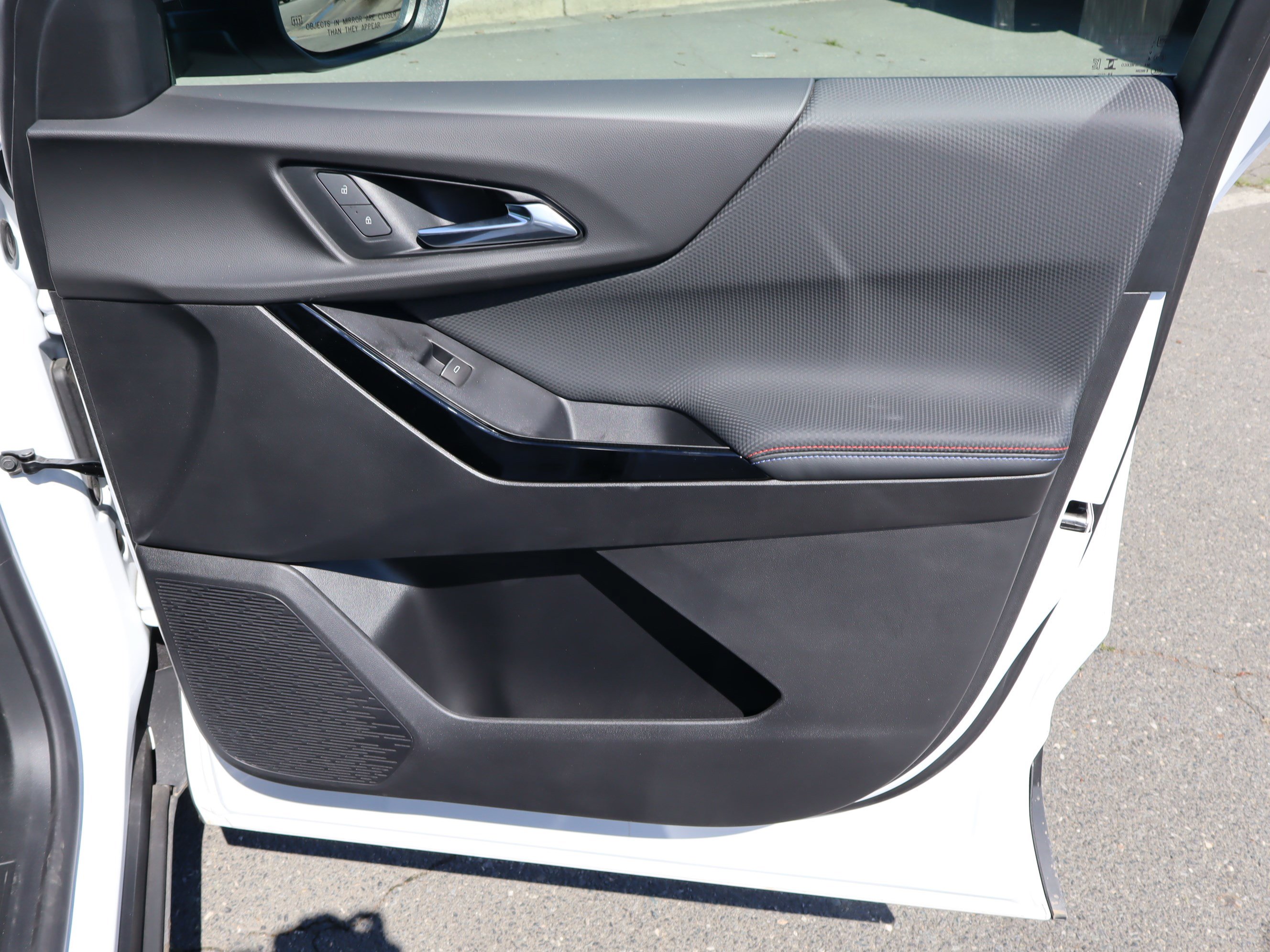 Used 2025 Chevrolet Equinox RS w/ Safety and Technology Package image 36