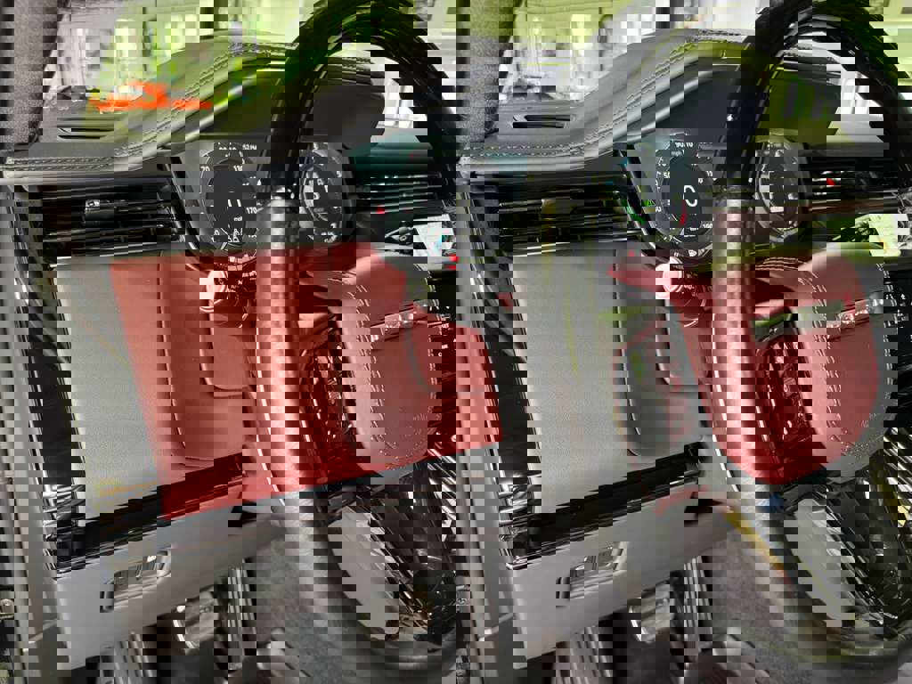 Used 2024 Land Rover Range Rover Sport Autobiography image 36