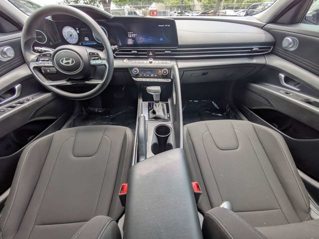 Used 2024 Hyundai Elantra SEL FWD image 13