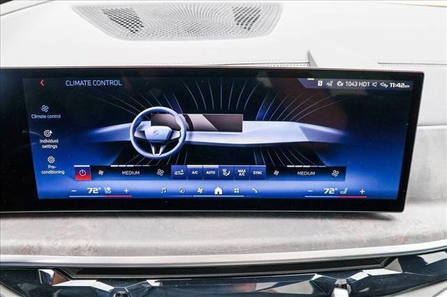 Used 2025 BMW X7 M60i w/ Executive Package AWD/4WD image 18