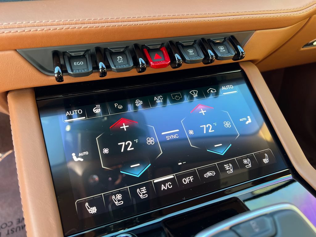 Used 2025 Lamborghini Urus SE AWD/4WD image 22