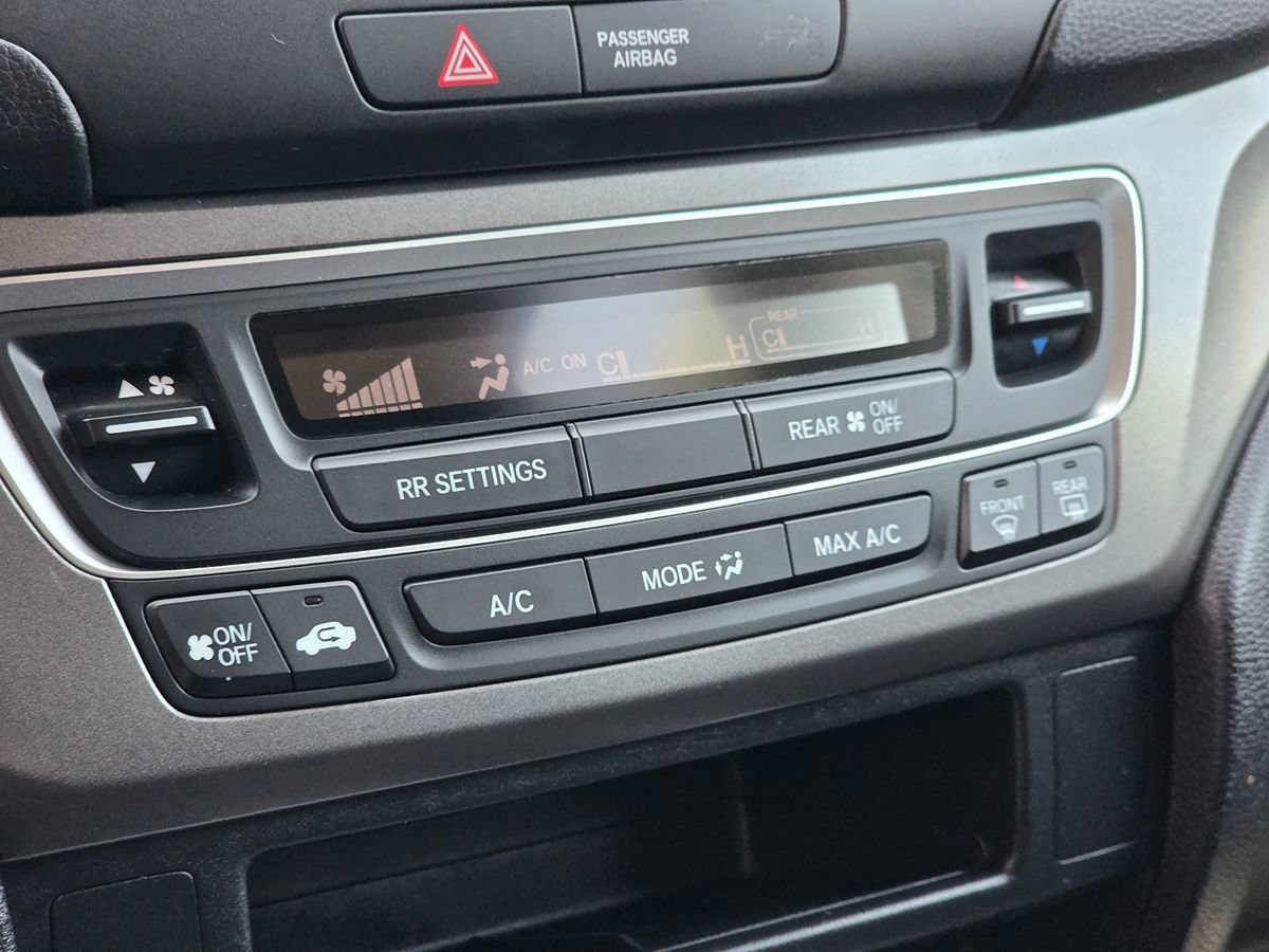 Used 2018 Honda Pilot LX image 40