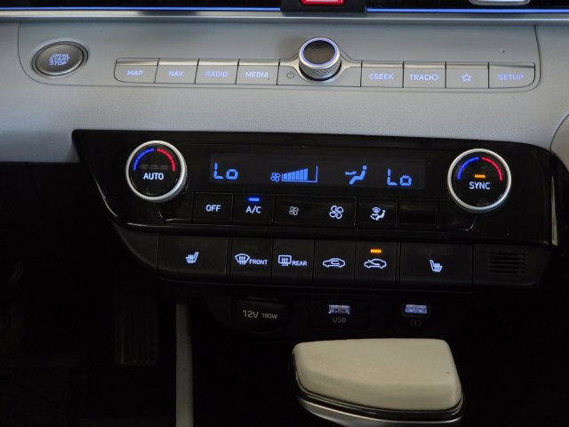 Used 2022 Hyundai Elantra Limited FWD image 15