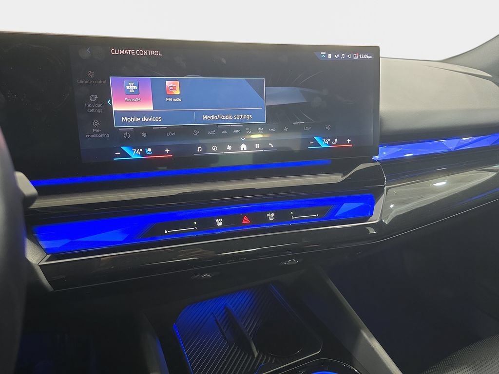 Used 2024 BMW i5 eDrive40i w/ M Sport Package RWD image 14