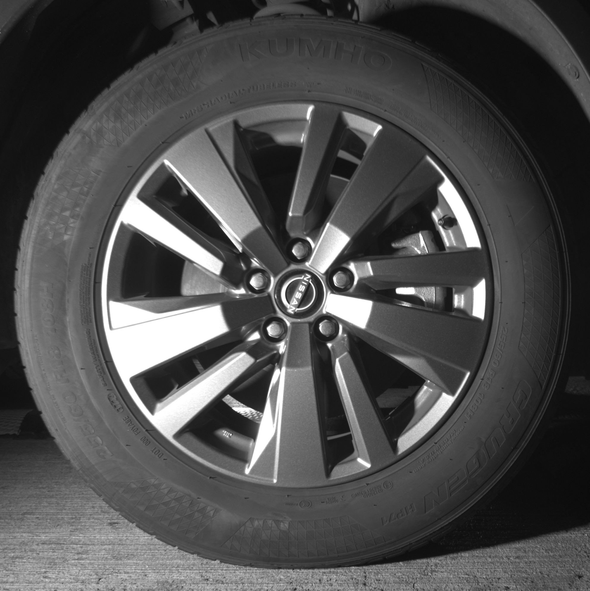 Used 2024 Nissan Pathfinder SV image 13