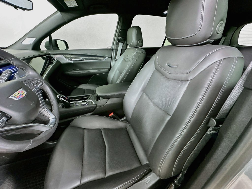 Used 2025 Cadillac XT6 Sport w/ Technology Package AWD/4WD image 27