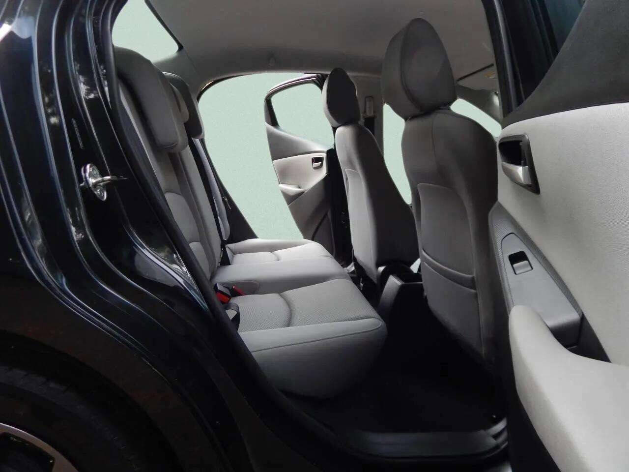 Used 2019 Toyota Yaris XLE image 33