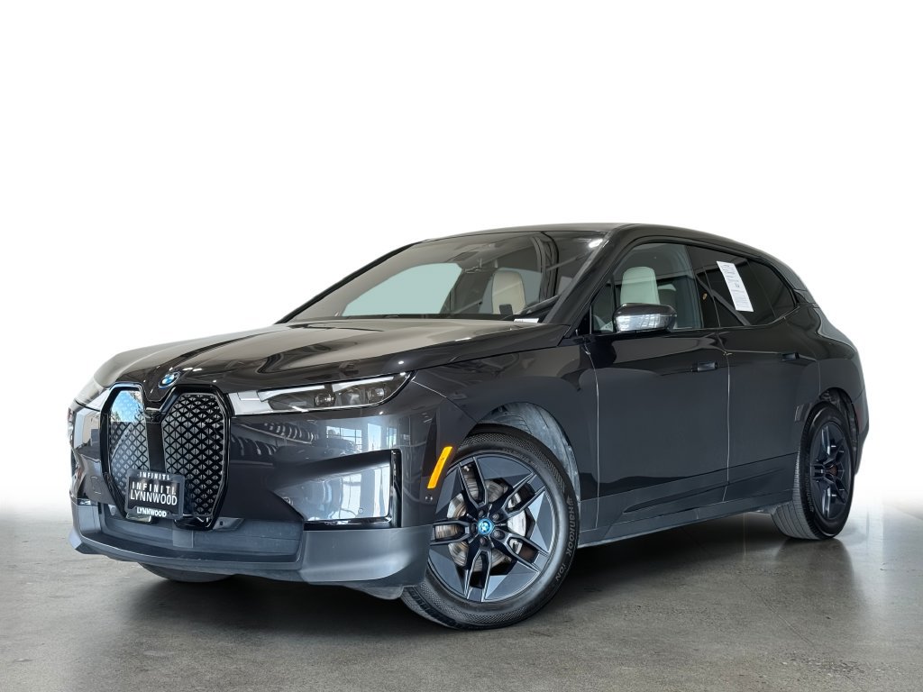 Used 2024 BMW iX xDrive50 AWD/4WD image 1