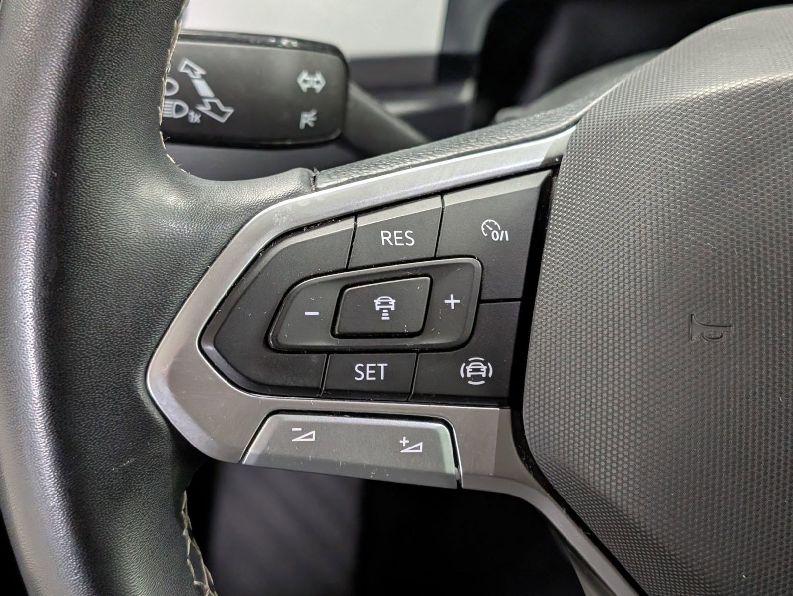 Used 2022 Volkswagen Atlas SE w/ Black Wheel Package image 16