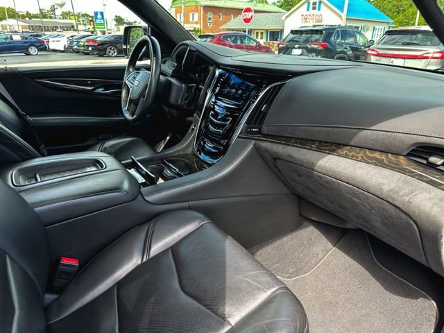 Used 2017 Cadillac Escalade Platinum AWD/4WD image 25