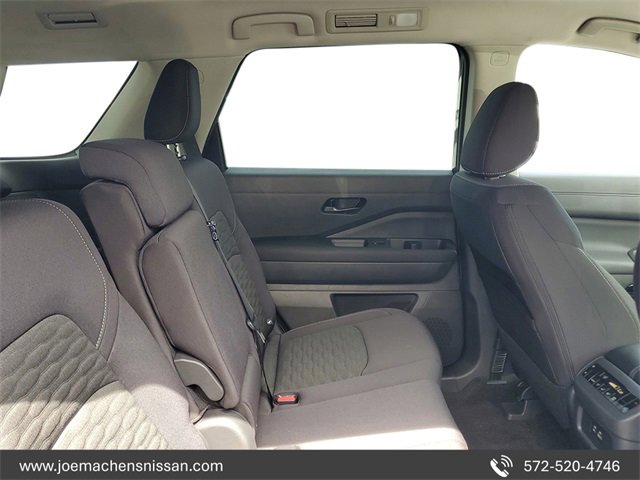 New 2025 Nissan Pathfinder SV w/ Black Appearance Package image 29