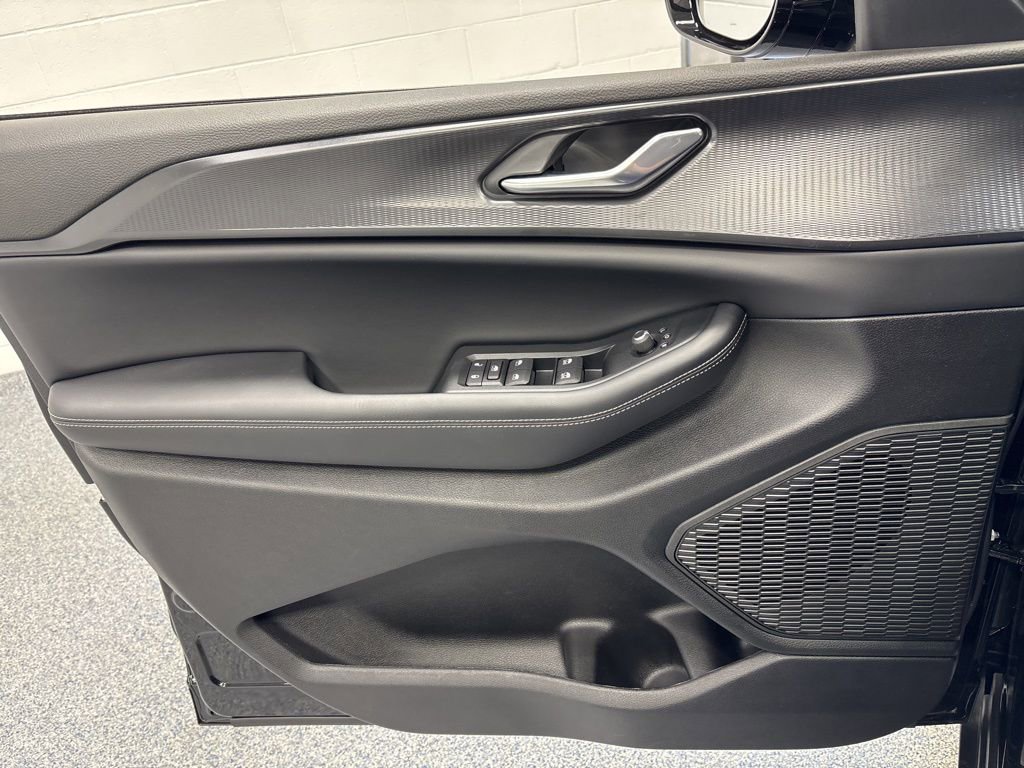 New 2025 Jeep Grand Cherokee L Altitude image 30