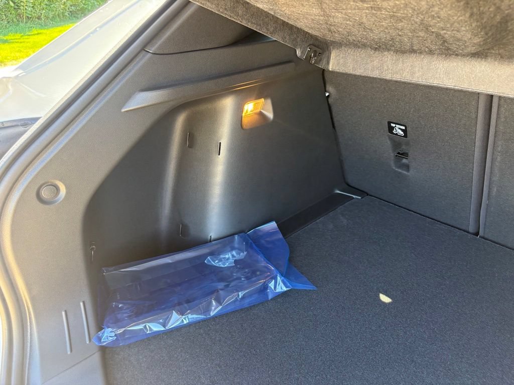 New 2026 Chevrolet Trax RS w/ Sunroof Package FWD image 45