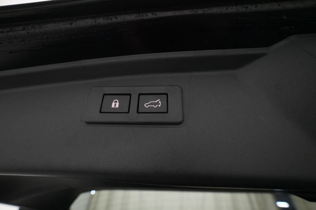Certified 2025 Subaru Outback Limited AWD/4WD image 15
