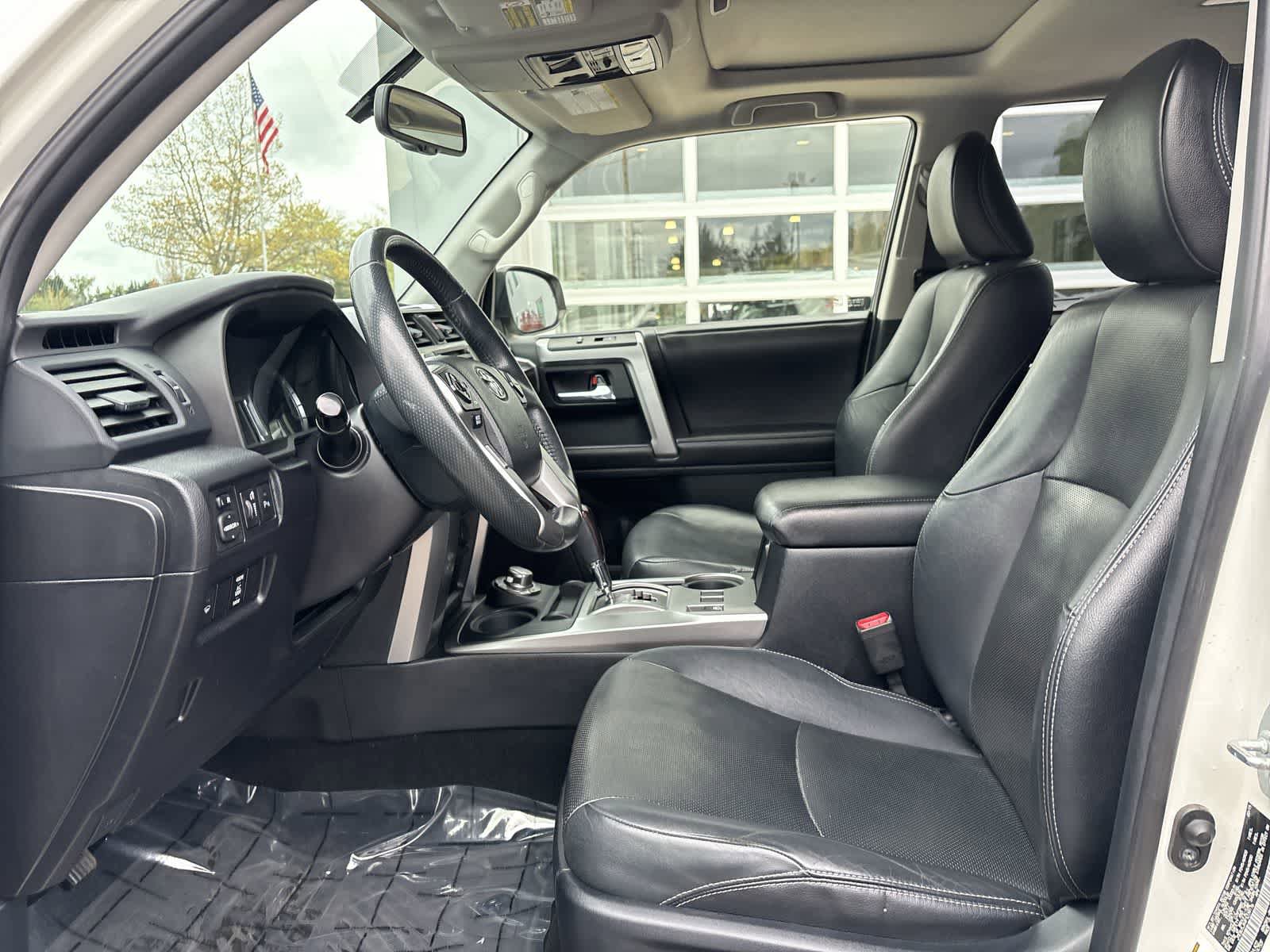 Used 2015 Toyota 4Runner Limited AWD/4WD image 9