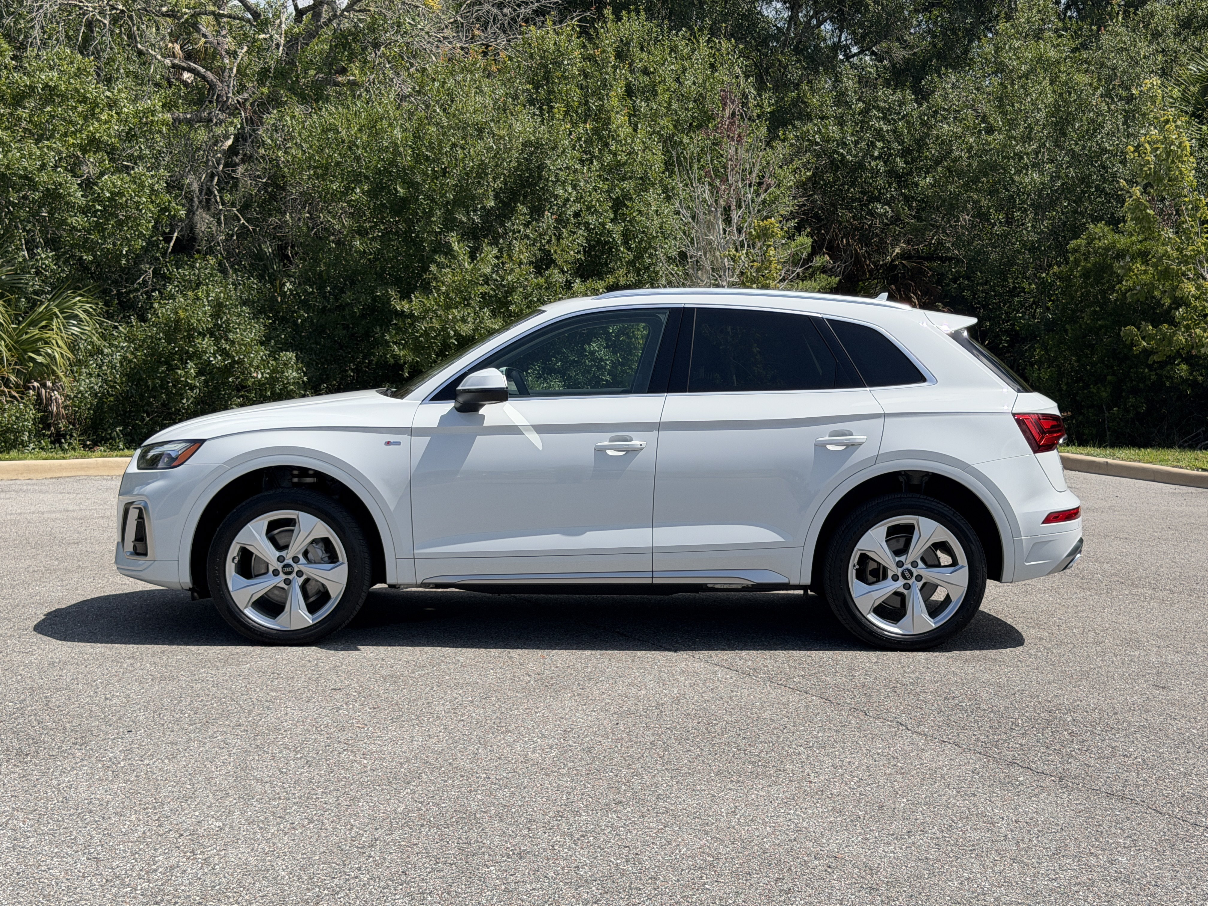 Certified 2023 Audi Q5 2.0T Premium Plus w/ Premium Plus Package AWD/4WD image 4