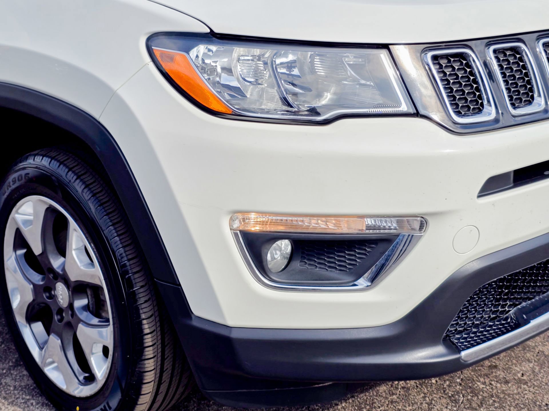 Used 2018 Jeep Compass Limited w/ Navigation Group image 8