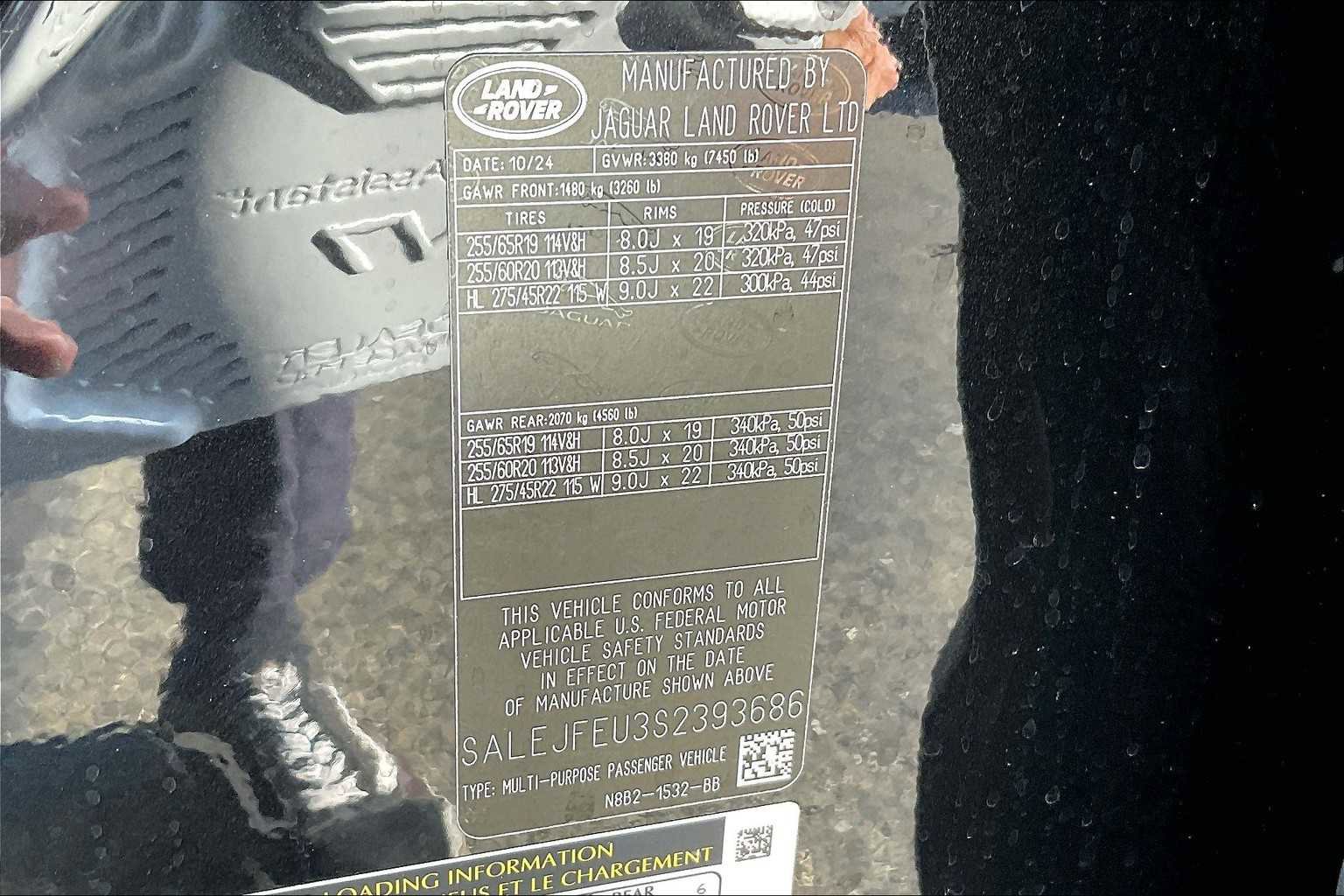 Used 2025 Land Rover Defender 130 S image 33