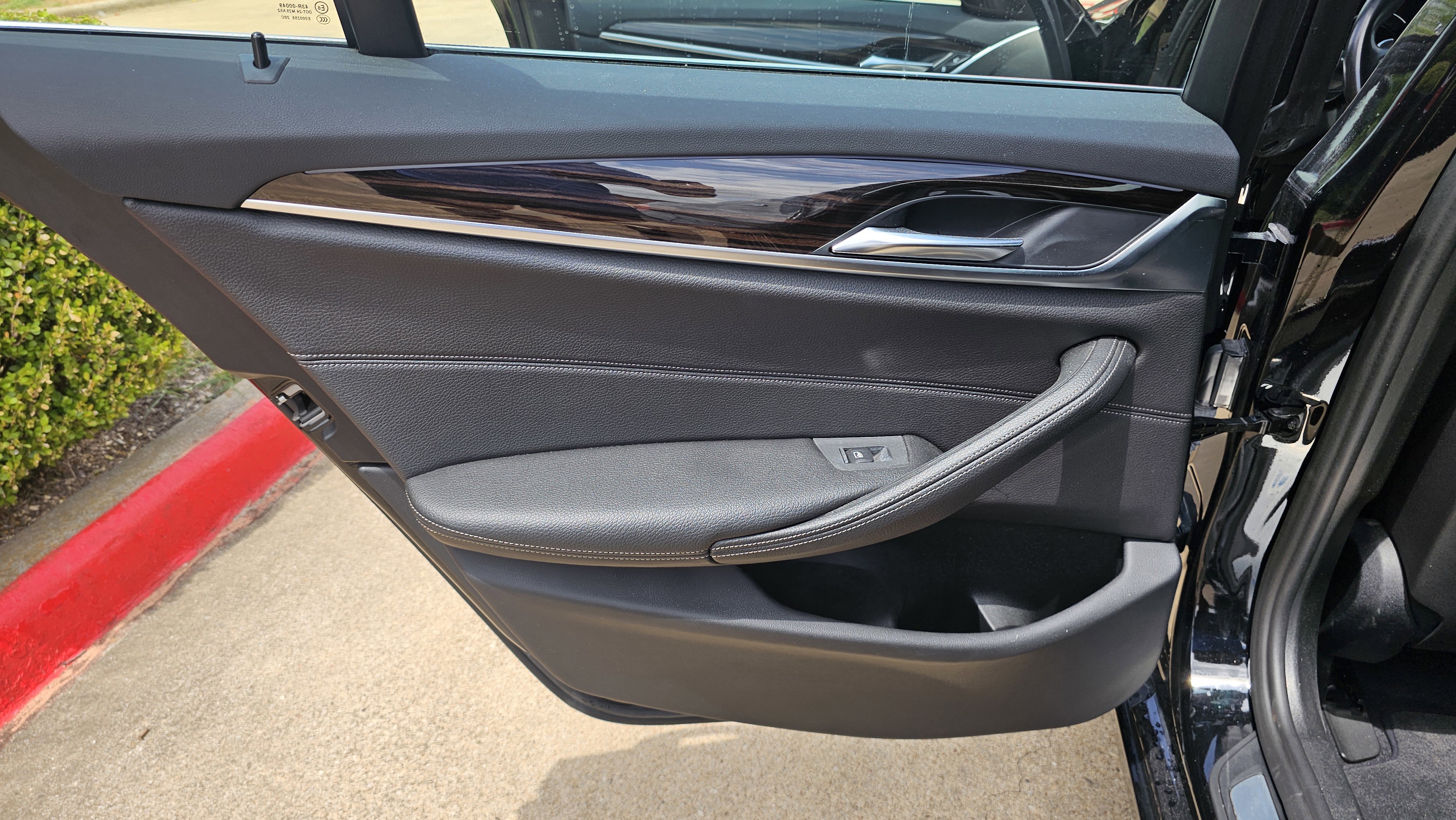 Used 2018 BMW 530e w/ Premium Package 2 image 26