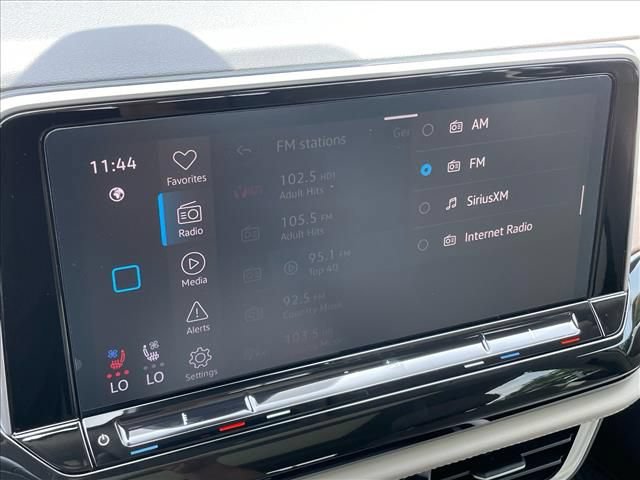 Used 2026 Volkswagen Atlas SE w/ Panoramic Sunroof Package FWD image 19