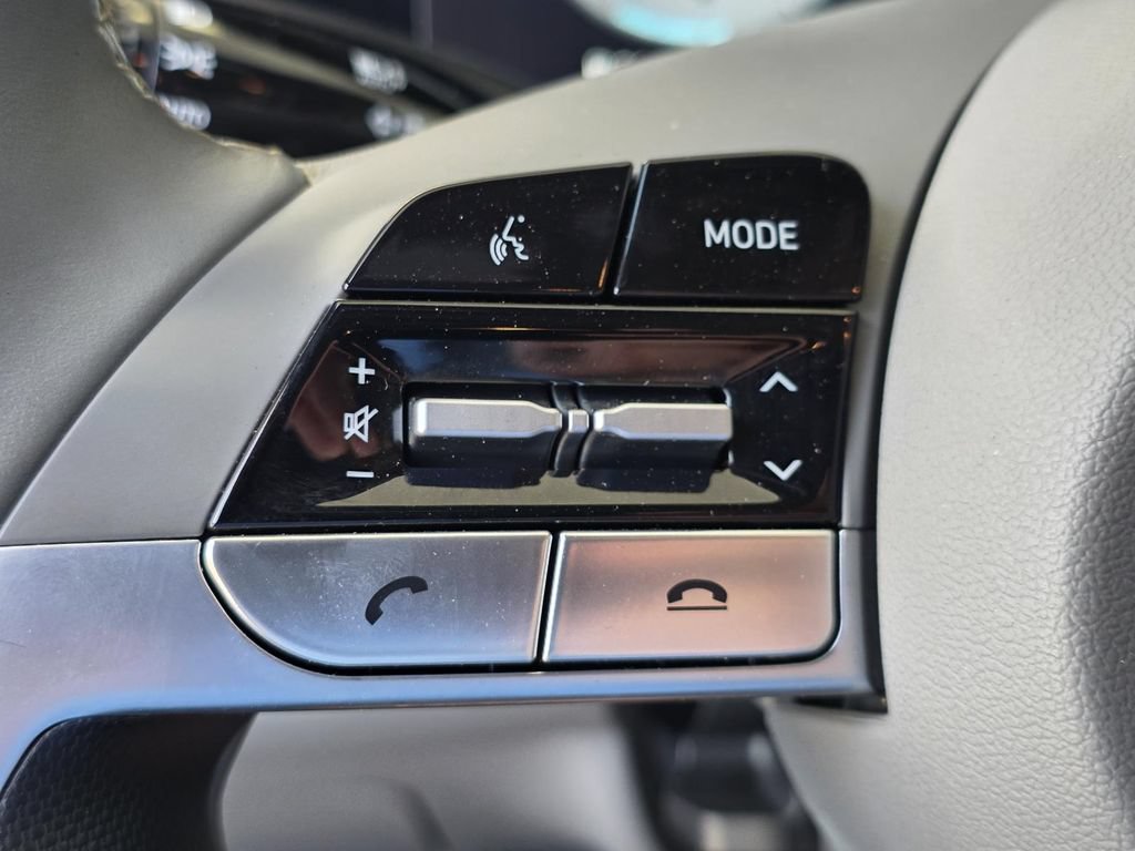 Used 2023 Hyundai Elantra SEL w/ Convenience Package FWD image 22