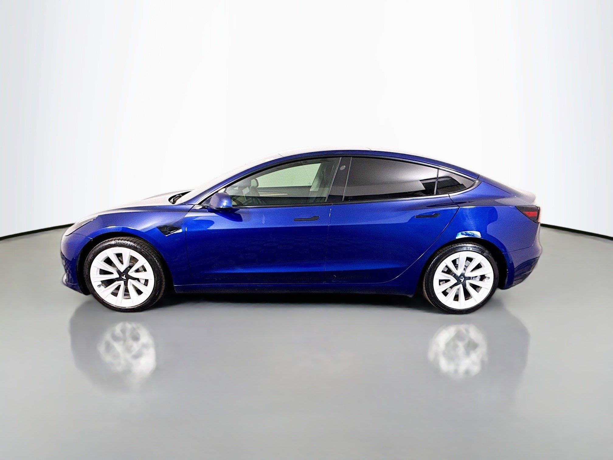 Used 2021 Tesla Model 3 Standard Range Plus image 6