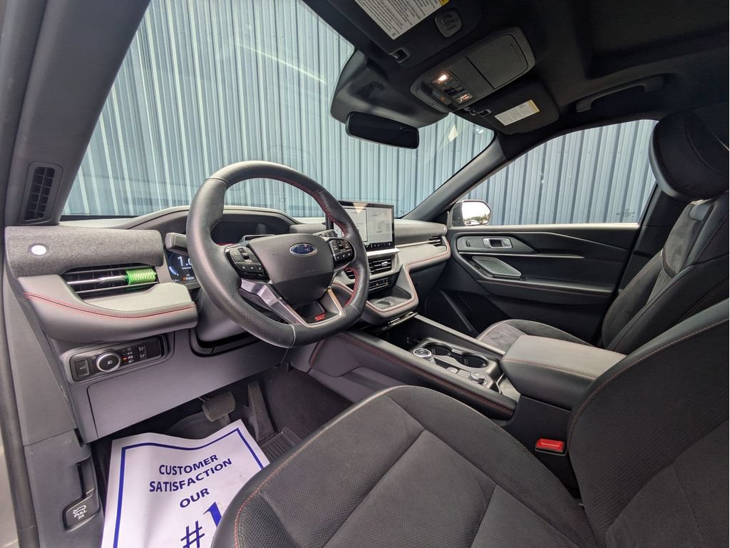 Used 2025 Ford Explorer ST AWD/4WD image 12